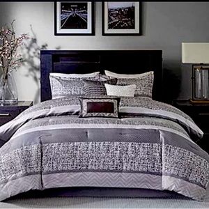 Brand new purple pattern king size comforter set